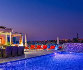 3 bedroom Villa Eleyjo with stunning private pool, Aphrodite Hills Resort
