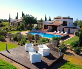 3 bedroom Villa Limni with private pool and gardens, Aphrodite Hills Resort