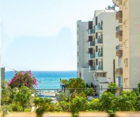 Contemporary 1-Bedroom Seaview Apartment