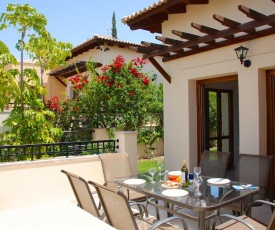 3 bedroom Villa Minami with stunning views, Aphrodite Hills Resort