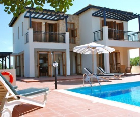 3 bedroom Villa Oleander with private pool and garden, Aphrodite Hills Resort