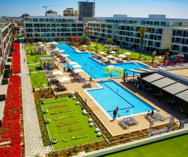 Courtyard Long Beach Holiday Resort