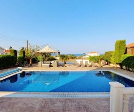 Daphne 4 bedroom villa with large private pool