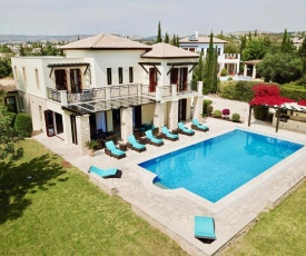 4 bedroom Villa Galinios with large private pool, Aphrodite Hills Resort