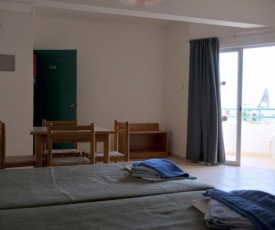 DebbieXenia Hotel Apartments Annex