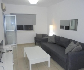 Delphi Court - large 1 bed -sleeps 4, Near sea/beach - free wifi