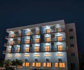 Deniz Airport Suites