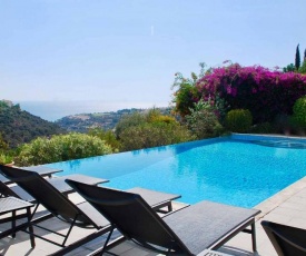 4 bedroom Villa Thrasos with private infinity pool, Aphrodite Hills Resort