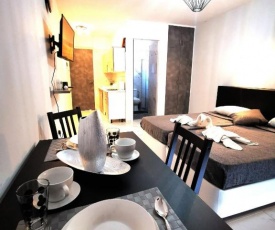 ELEANA Apartments
