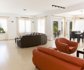 Eliofos Luxury Villa