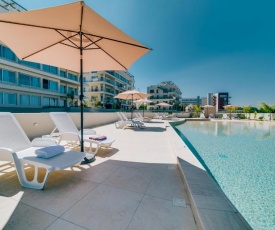 Emerald Suites Luxury Apartments