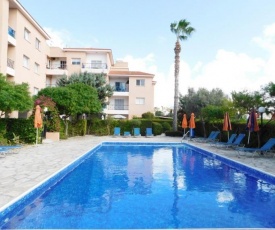 Emma's Place, 2 bedroom apartment with pool view
