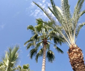 FANTASTIC 1 BED APARTMENT OPPOSITE 4 SEASONS LIMASSOL