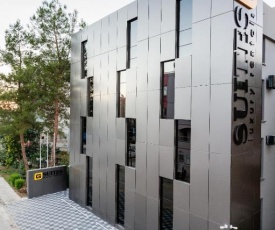 G Suites Luxury Rentals