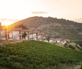 Gillham Vineyard Hotel