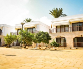 Golden Palms Guest House & Cafe