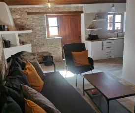 Granny's House, Στης Γιαγιάς Ευανθίας