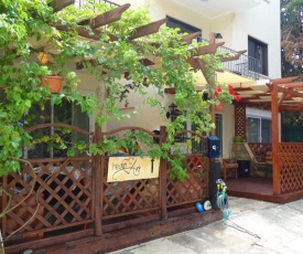 Heart For Art Studio Apartment