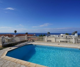 Hide & relax in comfortable sea view villa with the private pool