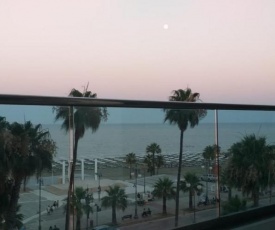 Horizon Luxury Suite at Finikoudes Beach 303
