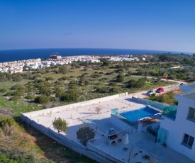 Aetopetra Villa