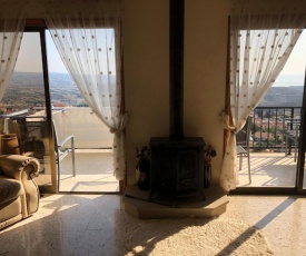 Inviting 2-Bed Apartment in Pissouri- Ti Thea