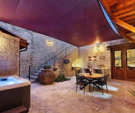 KANTARA HOUSE - A Rural Retreat of Comfort & Class!