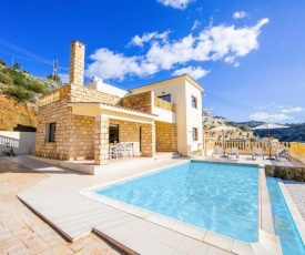 Kissonerga Villa Sleeps 6 with Pool Air Con and WiFi