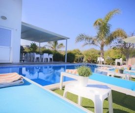 Akefalou Bay Villa