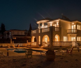 Komissa Villa
