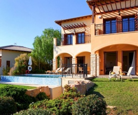 Kouklia Villa Sleeps 4 with Pool and Air Con