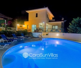 Large Pool & Garden, Sauna/Jacuzzi,Table tennis, Peaceful Area, Near to the Sea