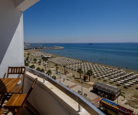Lazuli Beachfront Apartment 61