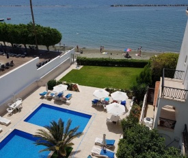 Les Sirenes Apartments