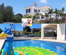 "FUN IN THE SUN" Villa