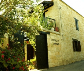 Loxandra Inn