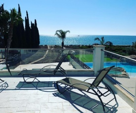 Lucky 7 Beachfront Villa Perivolia