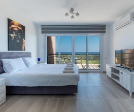Luna Apartment with Sea View