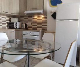 Makenzie Sea View 1-Bedroom