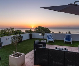 MAKENZY Seaview PENTHOUSE