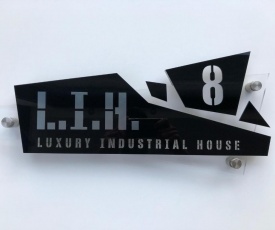(L.I.H.8) Luxury Industrial House 8