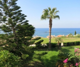 MaryDina Coral Bay Suite