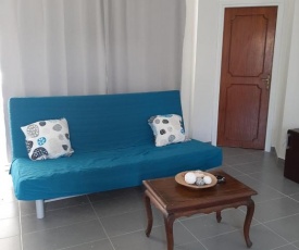 Mediterranean plaza 2 Bedroom Flat near the sea