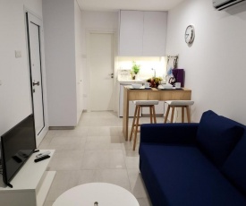 Modern & Cozy Studio w/ Backyard Near City Center
