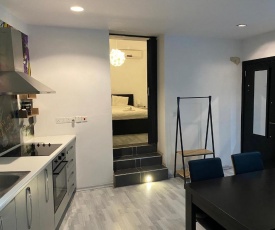 Modern stylish flat in the center of old town near beach