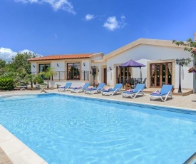 Neo Chorio Villa Sleeps 6 with Pool Air Con and WiFi