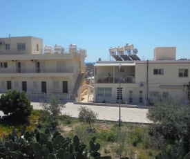 Niki Court Holiday Apartments