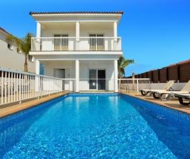 Nissi Villa Christa