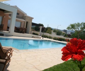 Paradise Latchi Villa
