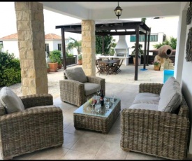 Paradise Villa 14-Peyia